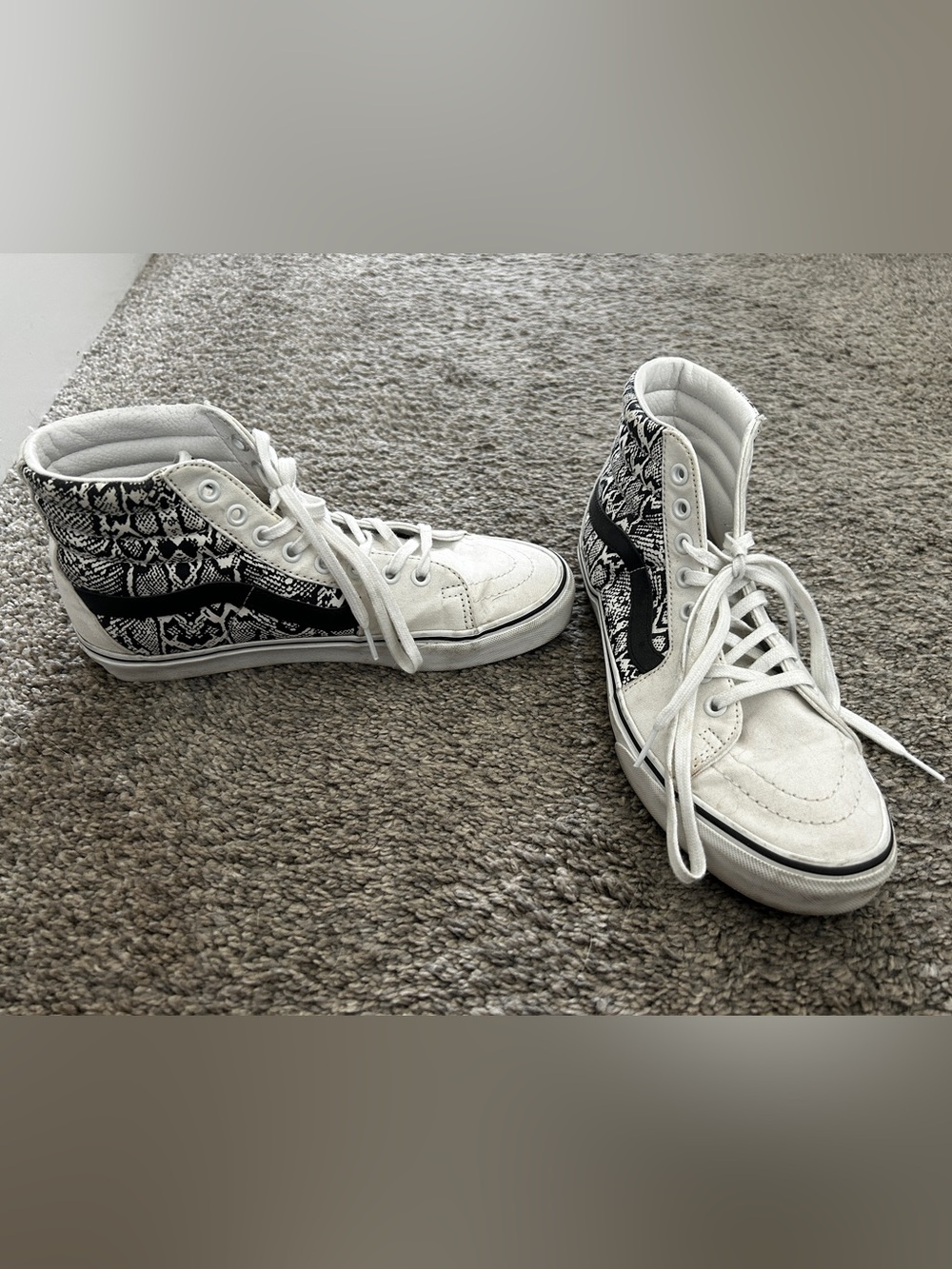 Vans White Snakeskin High Tops Women’s Size 9
